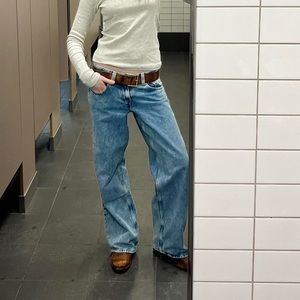 LEVIS LOW WAISTED WIDE LEG JEANS